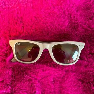 Ray-bans sunglasses matte taupe